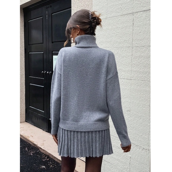 Grey Knit 2 Piece Set Turtleneck Sweater And Pleated Mini Skirt - Picture 6 of 11